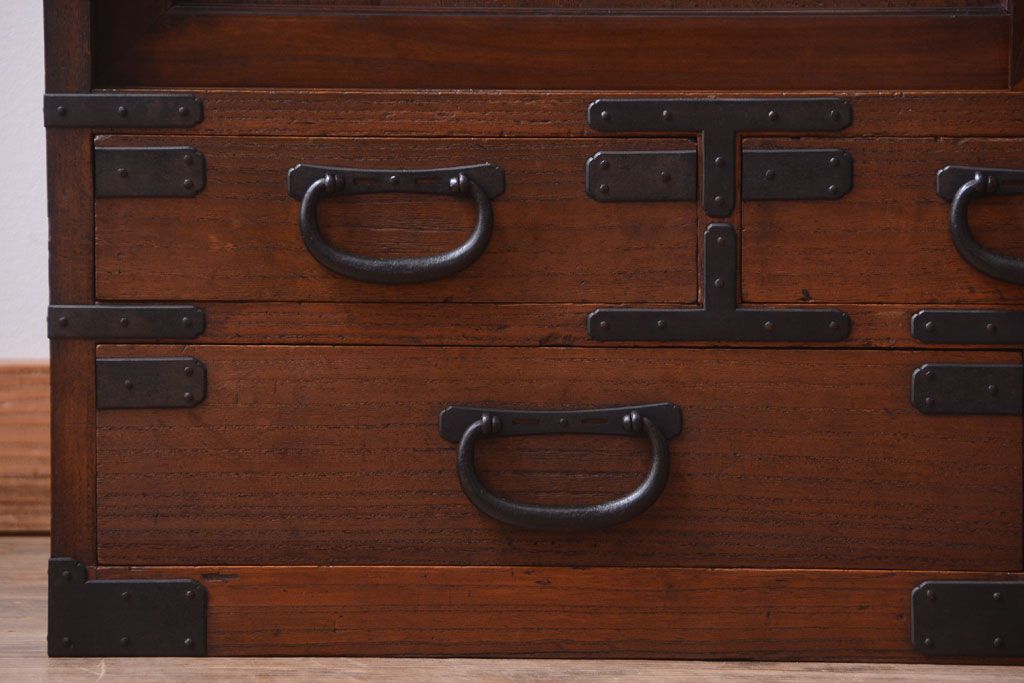 アンティーク家具　古民具・骨董　厚手金具の時代箪笥ローボード(2)