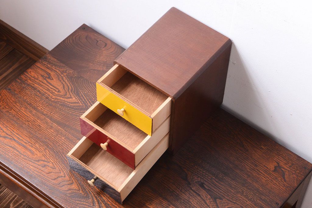 レトロ家具　和製アンティーク　レトロで小ぶりな可愛い小引き出し