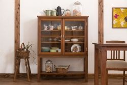 レトロ家具　昭和レトロ　古い木製の高脚付きアンティークキャビネット(収納棚)