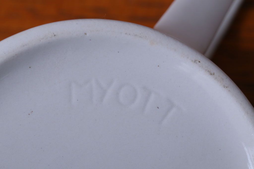 イギリスビンテージ　MYOTT(ミヨット)　Pineconesシリーズ　ティーポット・クリーマー2点(洋食器)