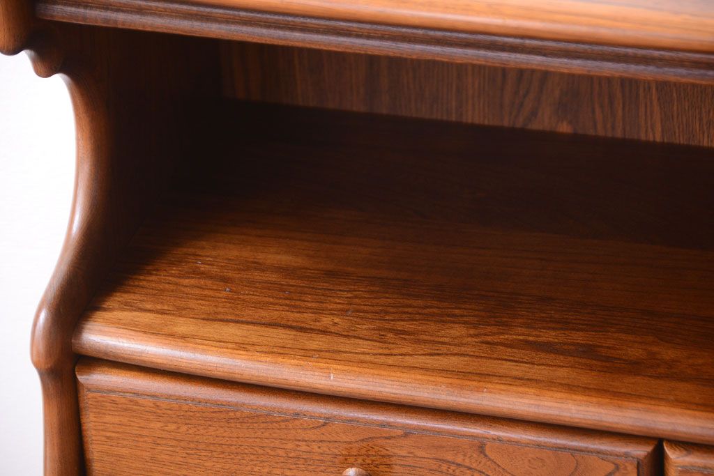中古　カリモク家具　小ぶりなキャビネット(電話台)