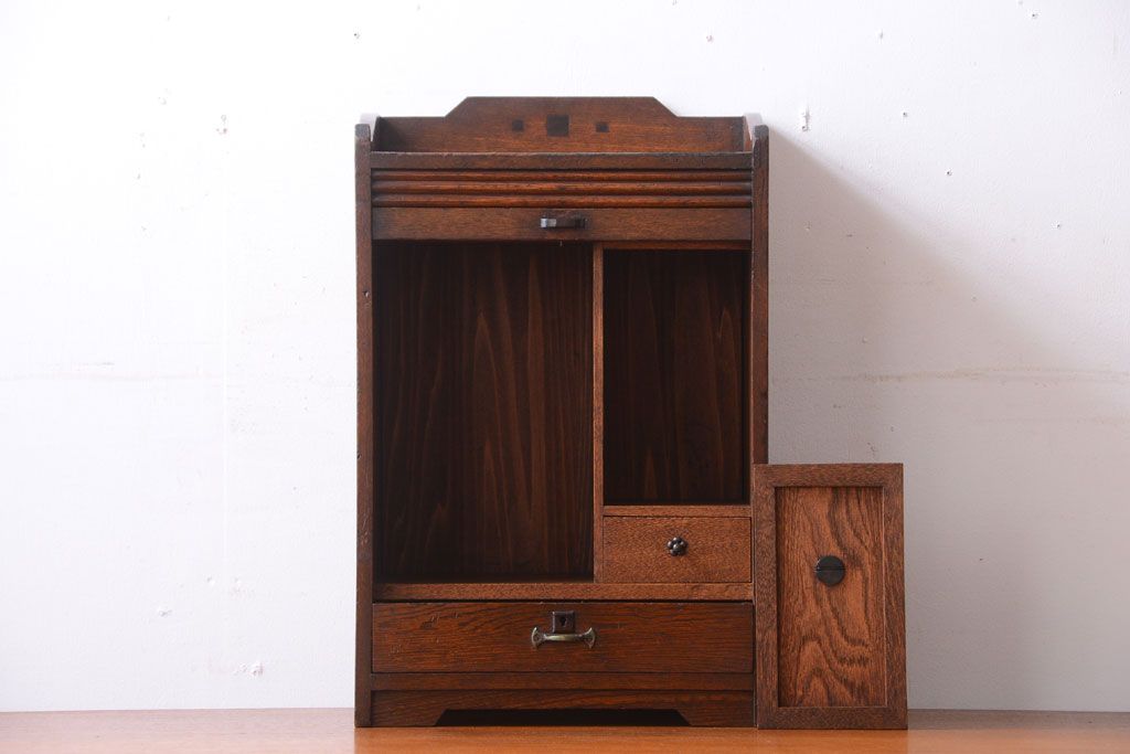 アンティーク家具　和製アンティーク　ナラ材製!シャッター付きの上質な古い小引き出し