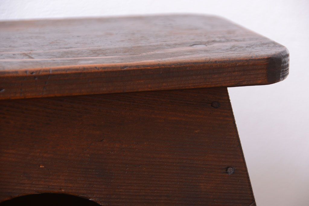 アンティーク雑貨　和製アンティーク　古い木の小さな踏み台