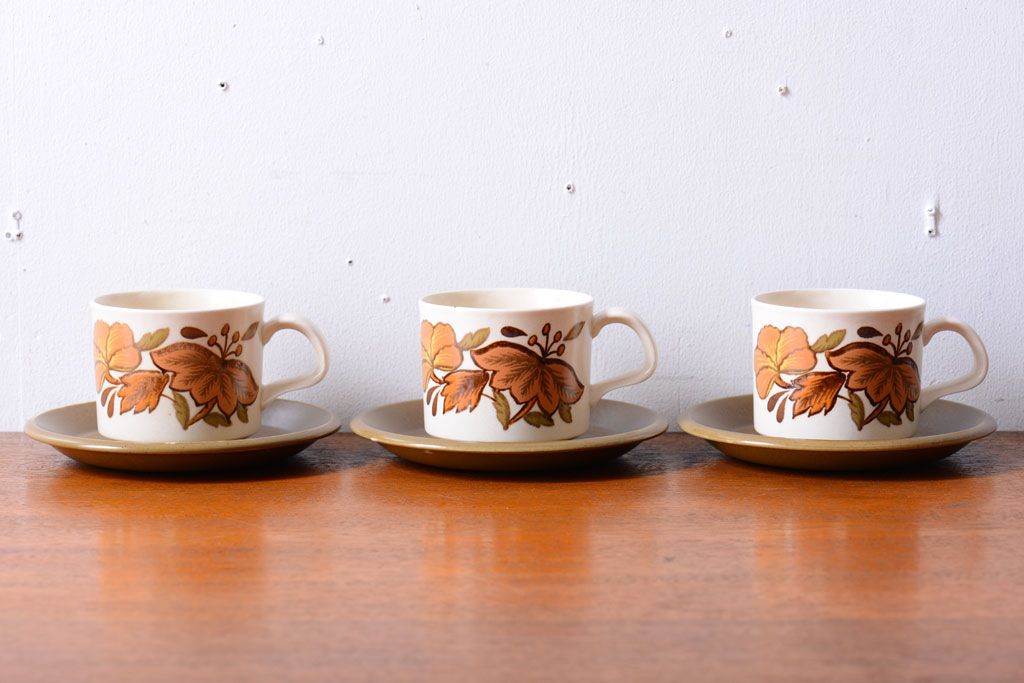 イギリスビンテージ　Palissy(パリシー)　kismet(キスメット)シリーズ　カップ&ソーサー3客(洋食器)