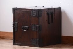 アンティーク家具　古民具・骨董　明治〜大正　総欅材のアンティーク船箪笥(掛硯型、懸硯型、舟箪笥)