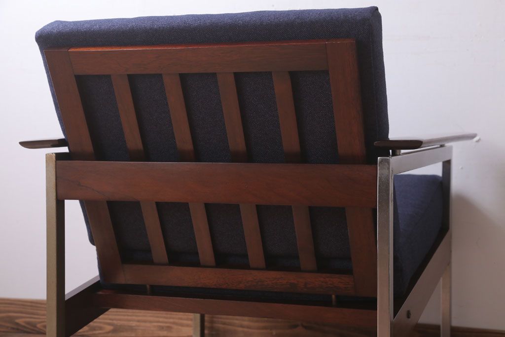 ヴィンテージ家具　北欧ビンテージ　ローズウッド材のシンプルな1人掛けアームソファ(2)