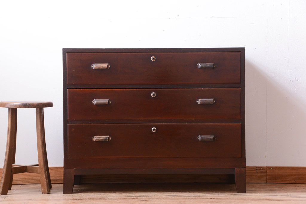 レトロ家具　昭和レトロ　前面欅材!角脚付きのシンプルなローチェスト(ローボード・衣装箪笥)(1)