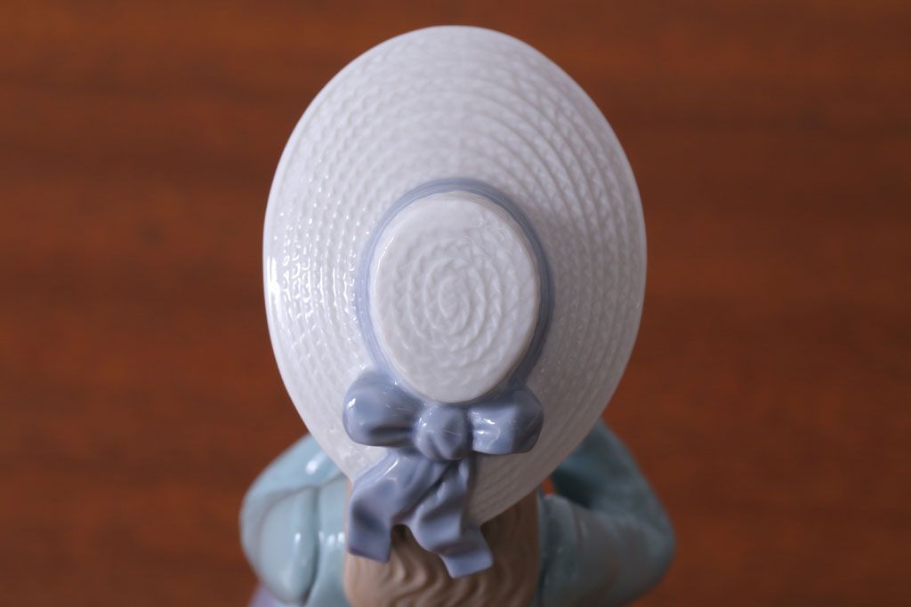アンティーク雑貨 リヤドロ(LLADRO) Reading 読書する貴婦人 アンティーク雑貨 リヤドロ(LLADRO) Reading 読書する貴婦人