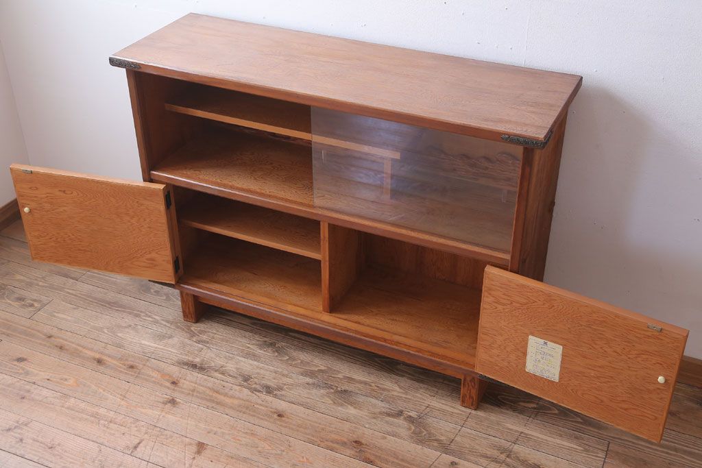 民芸家具　高級品!屋久杉材のサイドボード(飾り棚)