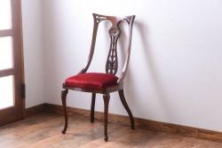 ヴィンテージ家具　イギリスビンテージ　透かし彫りが美しい木製椅子(2)
