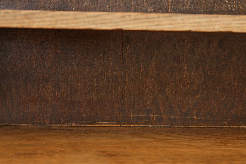 アンティーク家具　イギリスアンティーク オーク材の頑丈なブックシェルフ(本棚)