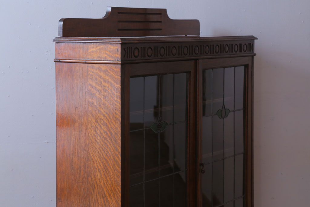 アンティーク家具　イギリスアンティーク　ステンドグラス扉のブルボーズレッグ本箱(ブックケース・収納棚)