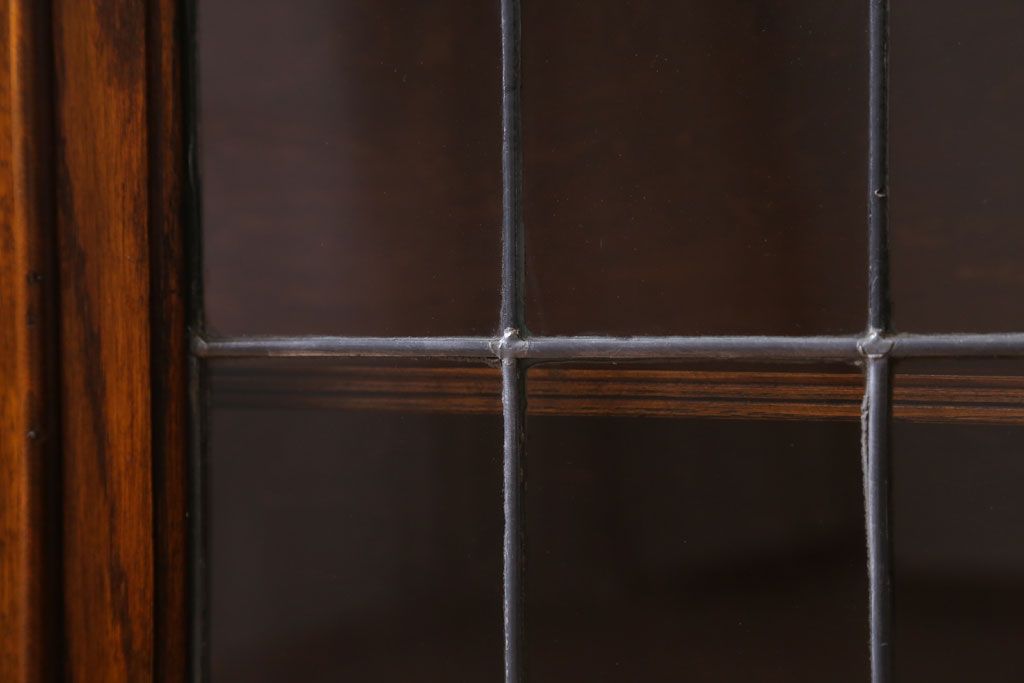 アンティーク家具　イギリスアンティーク　ステンドグラス扉のブルボーズレッグ本箱(ブックケース・収納棚)