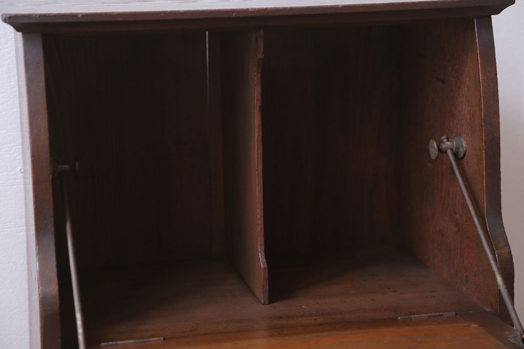 アンティーク家具　和製アンティーク　古い木製の小さなライティングビューロー