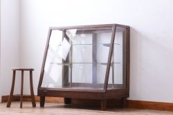 レトロ家具　和製アンティーク　古い木のレトロな台形型ガラスケース(2)