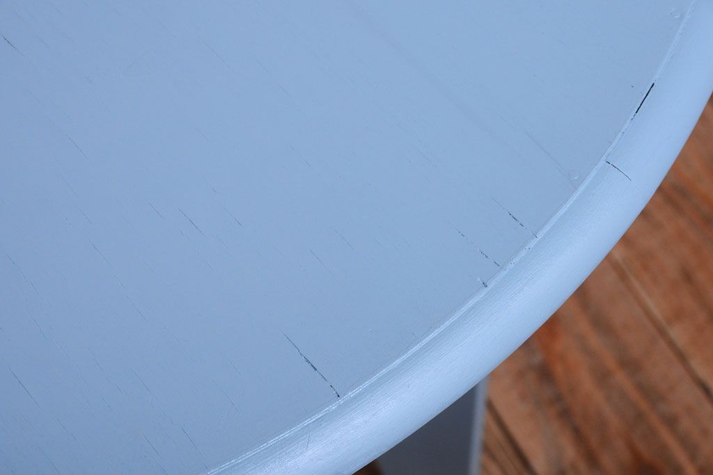 アンティーク家具　アンティークペイント　ブルーグレーカラーのかわいらしい丸テーブル(センターテーブル、カフェテーブル、サイドテーブル)