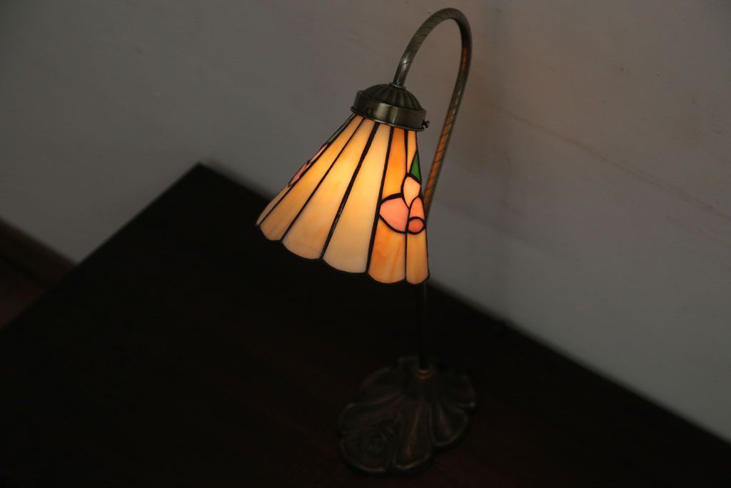 中古　ステンドグラスのデスクスタンド