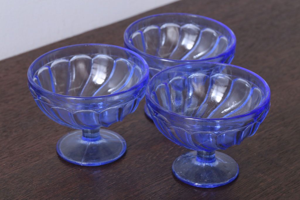 アンティーク雑貨　和製アンティーク　昭和レトロな氷コップ3個セット(プレスガラス)(1)