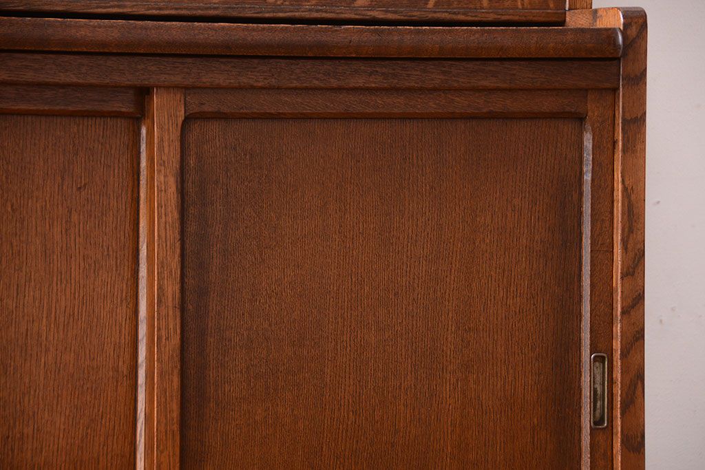 レトロ家具　昭和レトロ　作業台付き!ダイヤガラス引き戸の古いナラ材製アンティーク食器棚(カップボード)
