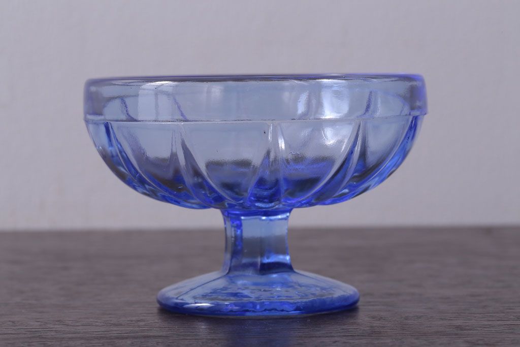アンティーク雑貨　和製アンティーク　レトロな氷コップ(プレスガラス)