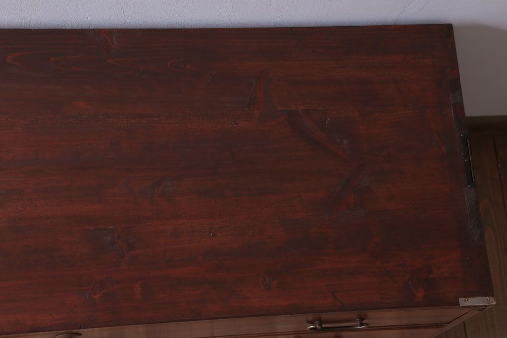 アンティーク家具　和製アンティーク　前面欅材の二段重ね観音箪笥(衣装箪笥)