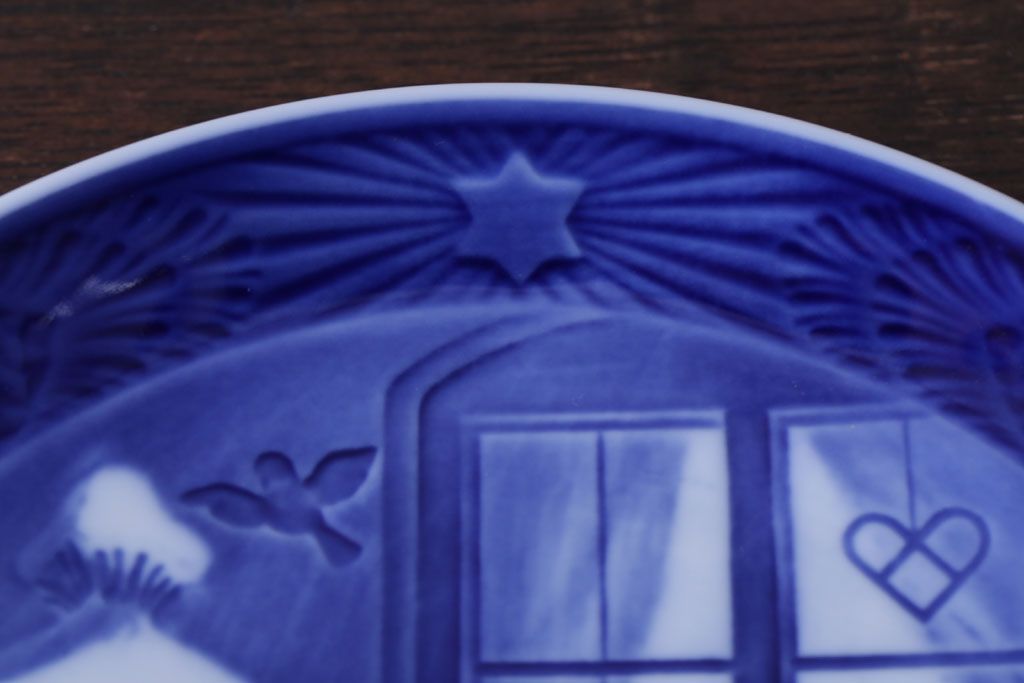 アンティーク雑貨　中古　ROYAL COPENHAGEN(ロイヤルコペンハーゲン)　イヤープレート　2001年