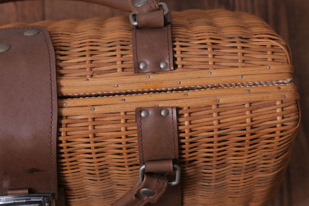 アンティーク雑貨　アンティーク　レトロでおしゃれなかごバック(トランク)