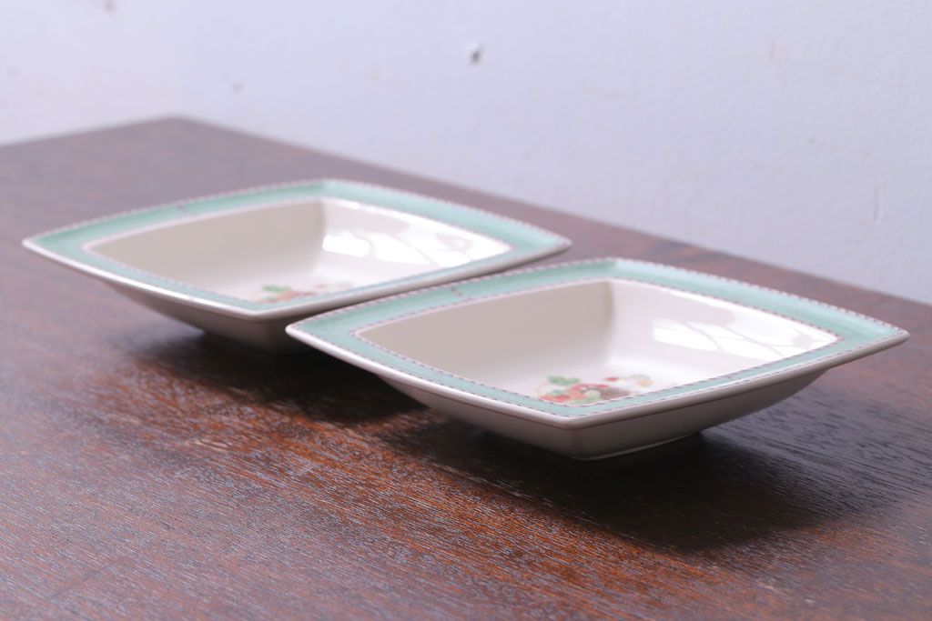 アンティーク雑貨　イギリスWedgwood(ウェッジウッド)　SARAH'S GARDEN(サラズガーデン)　角皿2枚セット(洋食器)
