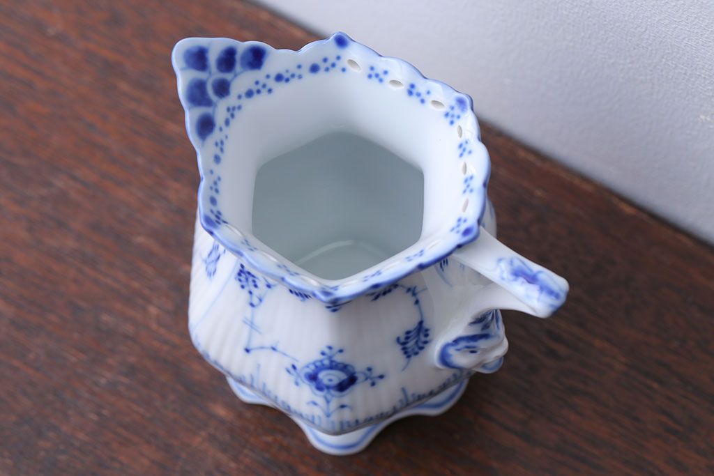 アンティーク雑貨　中古　ROYAL COPENHAGEN(ロイヤルコペンハーゲン)　BLUE FLUTED FULL LACE(ブルーフルーテッド・フルレース)　クリーマー(洋食器)