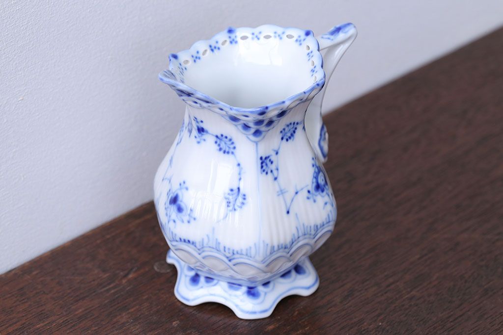 アンティーク雑貨　中古　ROYAL COPENHAGEN(ロイヤルコペンハーゲン)　BLUE FLUTED FULL LACE(ブルーフルーテッド・フルレース)　クリーマー(洋食器)