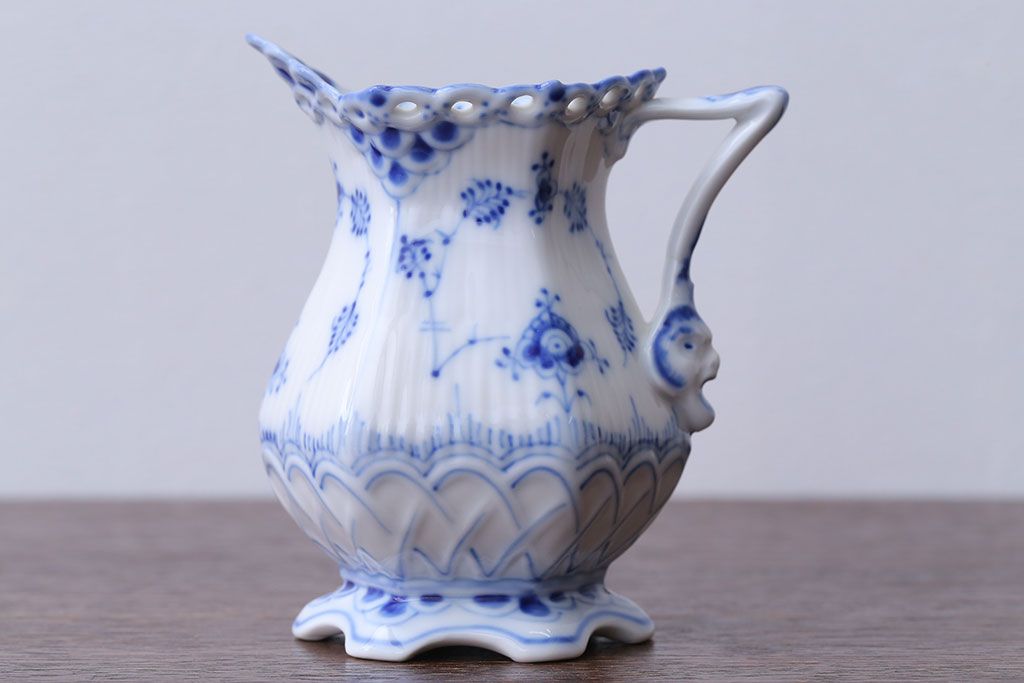 アンティーク雑貨　中古　ROYAL COPENHAGEN(ロイヤルコペンハーゲン)　BLUE FLUTED FULL LACE(ブルーフルーテッド・フルレース)　クリーマー(洋食器)