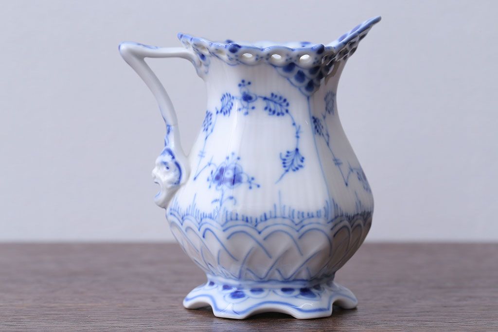 アンティーク雑貨　中古　ROYAL COPENHAGEN(ロイヤルコペンハーゲン)　BLUE FLUTED FULL LACE(ブルーフルーテッド・フルレース)　クリーマー(洋食器)