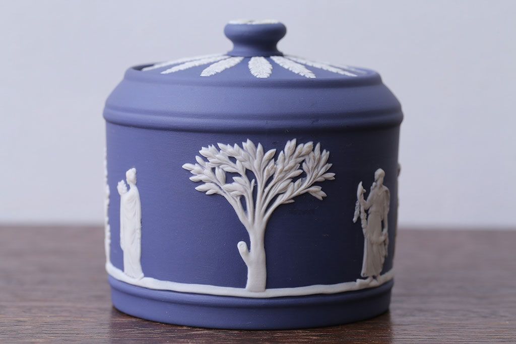アンティーク雑貨　中古　イギリスWedgwood(ウェッジウッド)　ジャスパー　ポーランドブルー　小物入れ