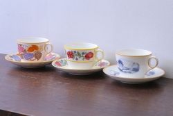 アンティーク雑貨　中古　イギリスMINTON(ミントン)　Peonies・poppies・blue landscape　カップ&ソーサー3客セット(洋食器)