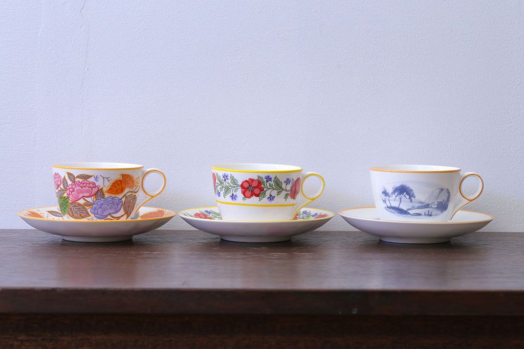 アンティーク雑貨　中古　イギリスMINTON(ミントン)　Peonies・poppies・blue landscape　カップ&ソーサー3客セット(洋食器)