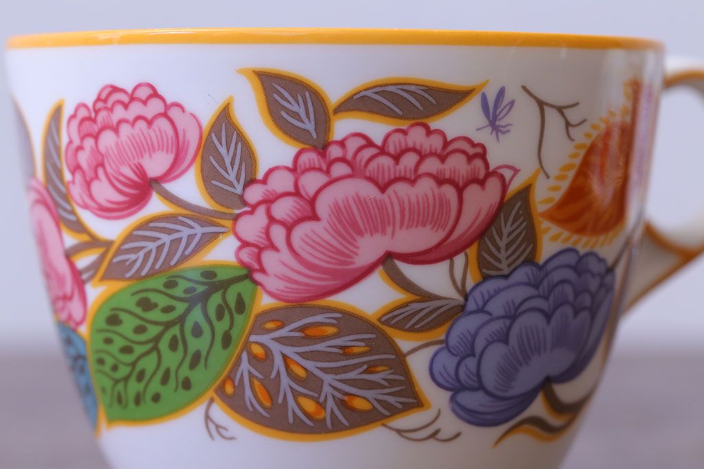 アンティーク雑貨　中古　イギリスMINTON(ミントン)　Peonies・poppies・blue landscape　カップ&ソーサー3客セット(洋食器)
