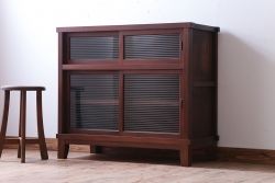 アンティーク家具　和製アンティーク　脚付き!前面欅材のモールガラス引き戸収納棚(サイドボード)(2)