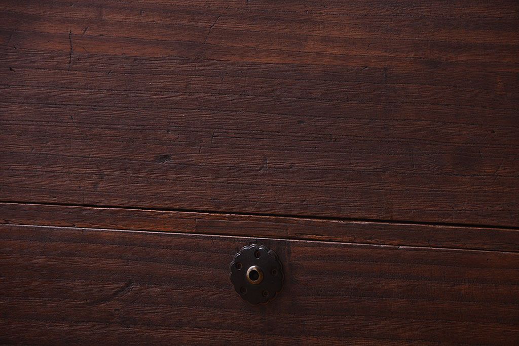 アンティーク家具　古民具・骨董　上品な金具のアンティーク衣装箪笥ローボード(時代箪笥)(1)