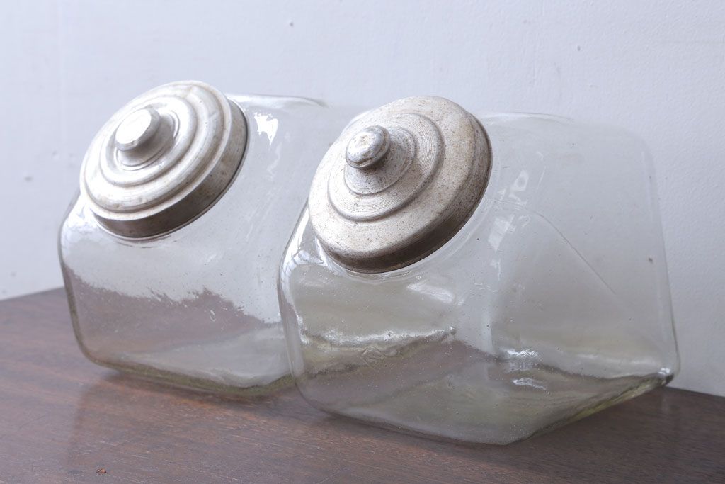 アンティーク雑貨 昭和レトロ 古い駄菓子屋のガラス瓶(ビン)2個セット