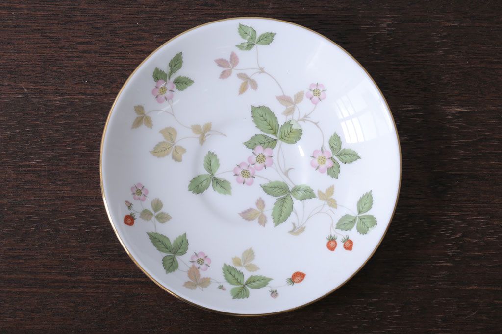 中古　イギリスWedgwood(ウェッジウッド) ワイルドストロベリー　カップ&ソーサー2客(洋食器)