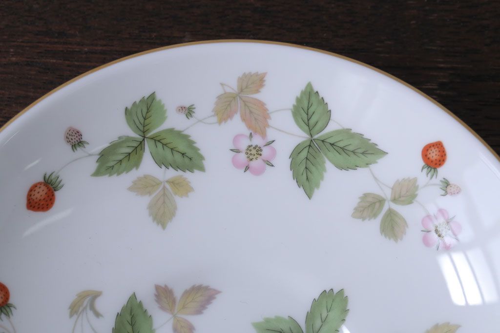 中古　イギリスWedgwood(ウェッジウッド) ワイルドストロベリー　カップ&ソーサー2客(洋食器)