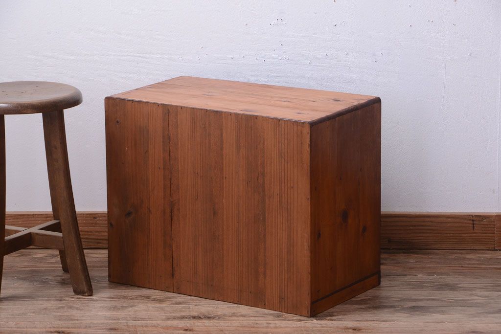 レトロ家具　昭和レトロ　古い木製の小さなオープンラックローボード(飾り棚)