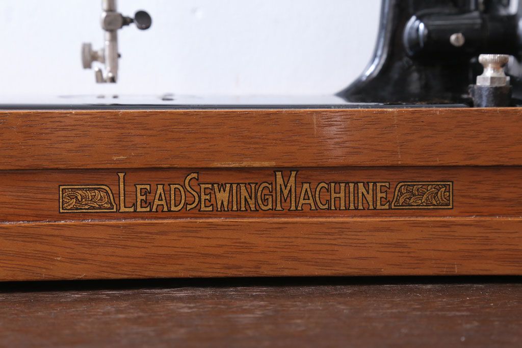 アンティーク雑貨　和製アンティーク　LEAD(リード)　小振りな手回しミシン