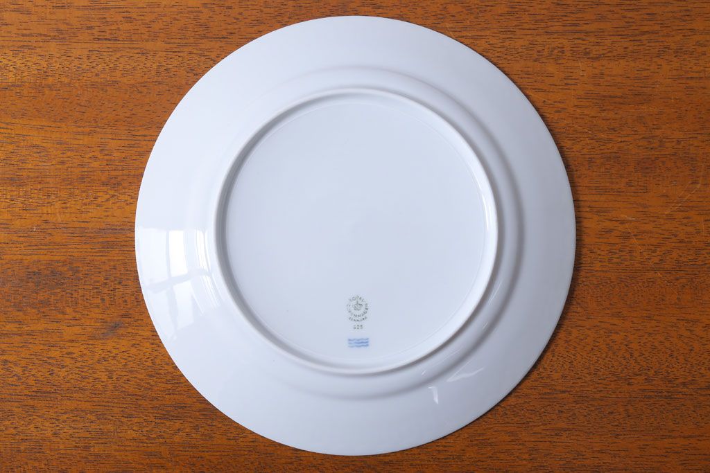 アンティーク雑貨　中古　ROYAL COPENHAGEN(ロイヤルコペンハーゲン)　WHITE FLUTED HALF LACE(ホワイトフルーテッド・ハーフレース) 25cmプレート(大皿)3枚セット(洋食器)