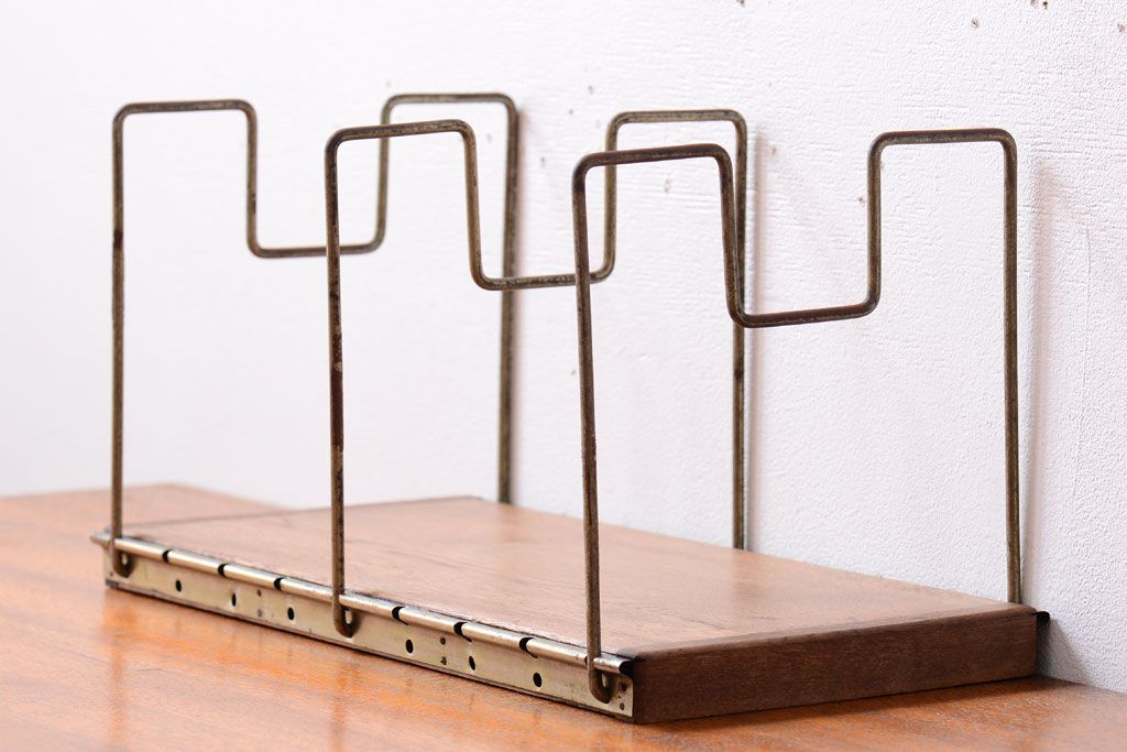 レトロ家具　昭和レトロ　シンプルなアンティークワイヤー本立て