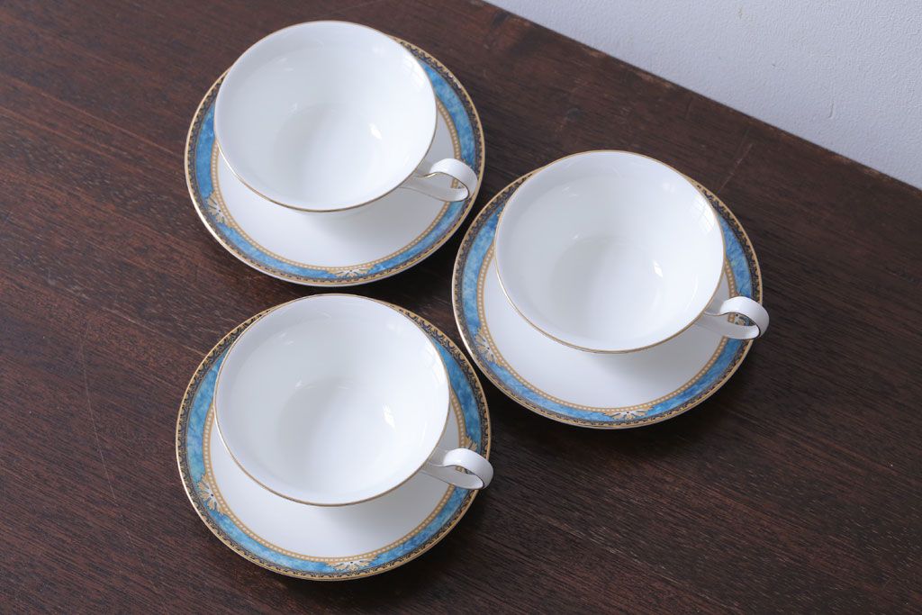 アンティーク雑貨　中古　イギリス　Wedgwood(ウェッジウッド)　Curzon(カーゾン)シリーズ　カップ&ソーサー3客セット(2)(洋食器)