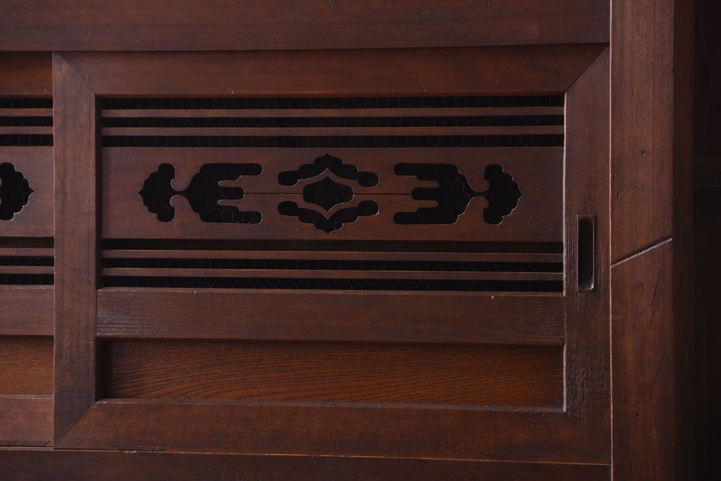 アンティーク家具　和製アンティーク　透かし彫り!古い関西四尺水屋箪笥