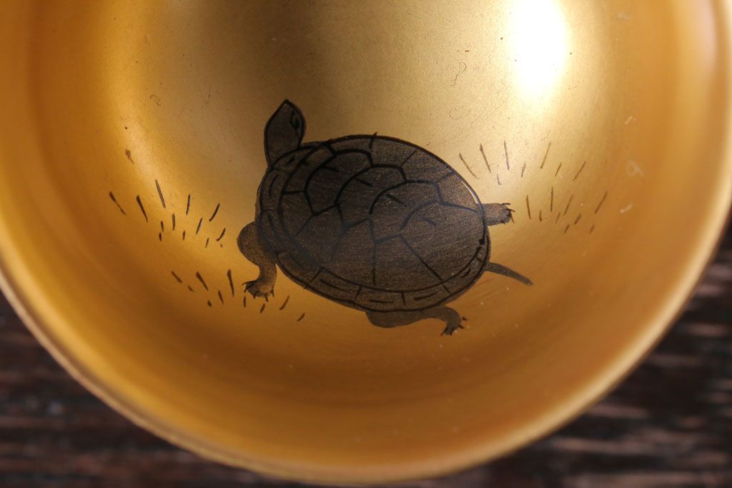 アンティーク雑貨　大正〜昭和初期　鶴亀の図　木製蒔絵盃2客(漆器・杯)