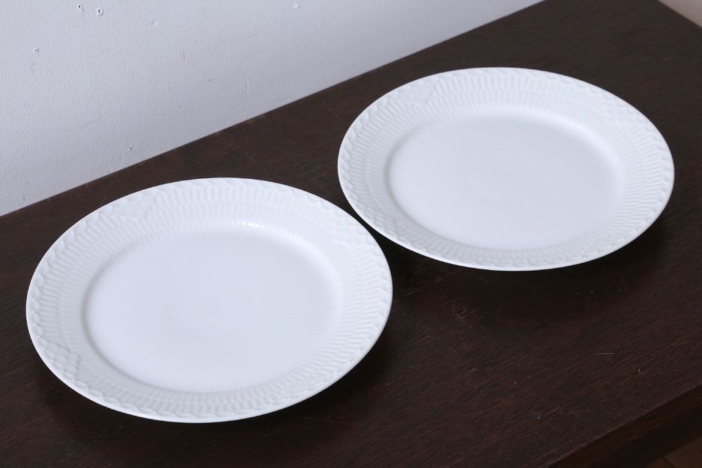 アンティーク雑貨　中古　ROYAL COPENHAGEN(ロイヤルコペンハーゲン)　WHITE FLUTED HALF LACE(ホワイトフルーテッド・ハーフレース) 25cmプレート(大皿)2枚セット(洋食器)