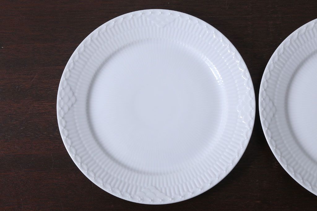 アンティーク雑貨　中古　ROYAL COPENHAGEN(ロイヤルコペンハーゲン)　WHITE FLUTED HALF LACE(ホワイトフルーテッド・ハーフレース) 25cmプレート(大皿)2枚セット(洋食器)